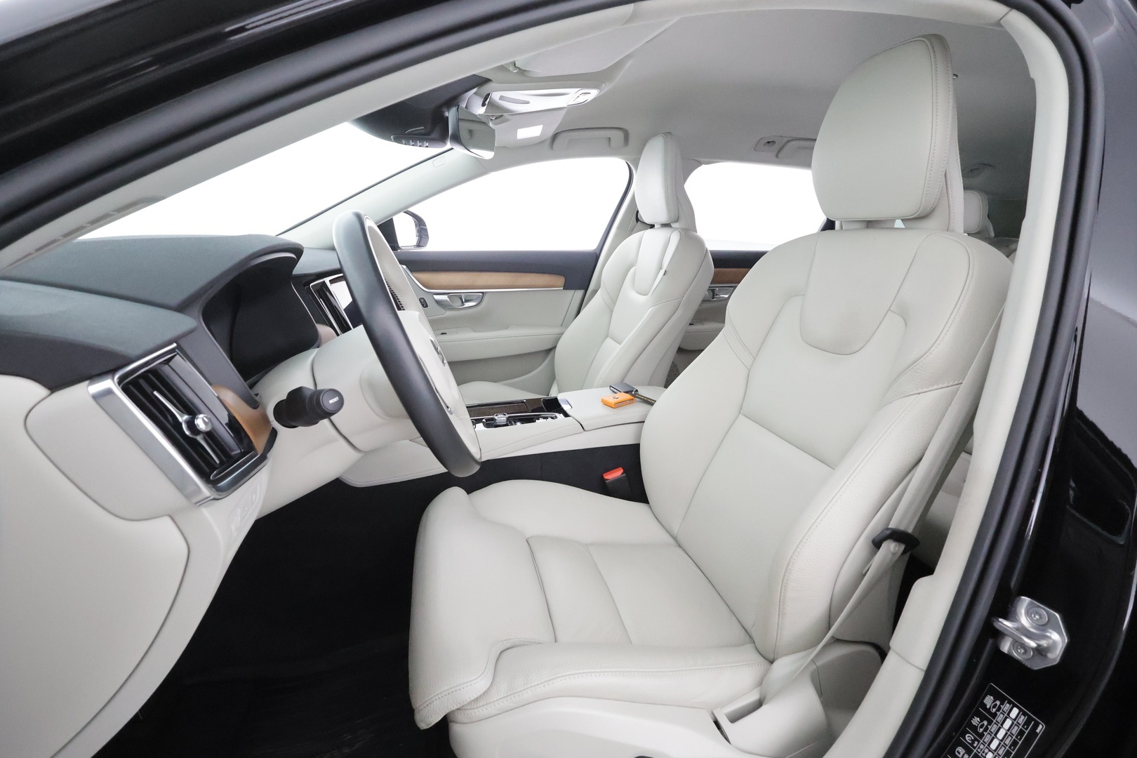 VOLVO V90 2021