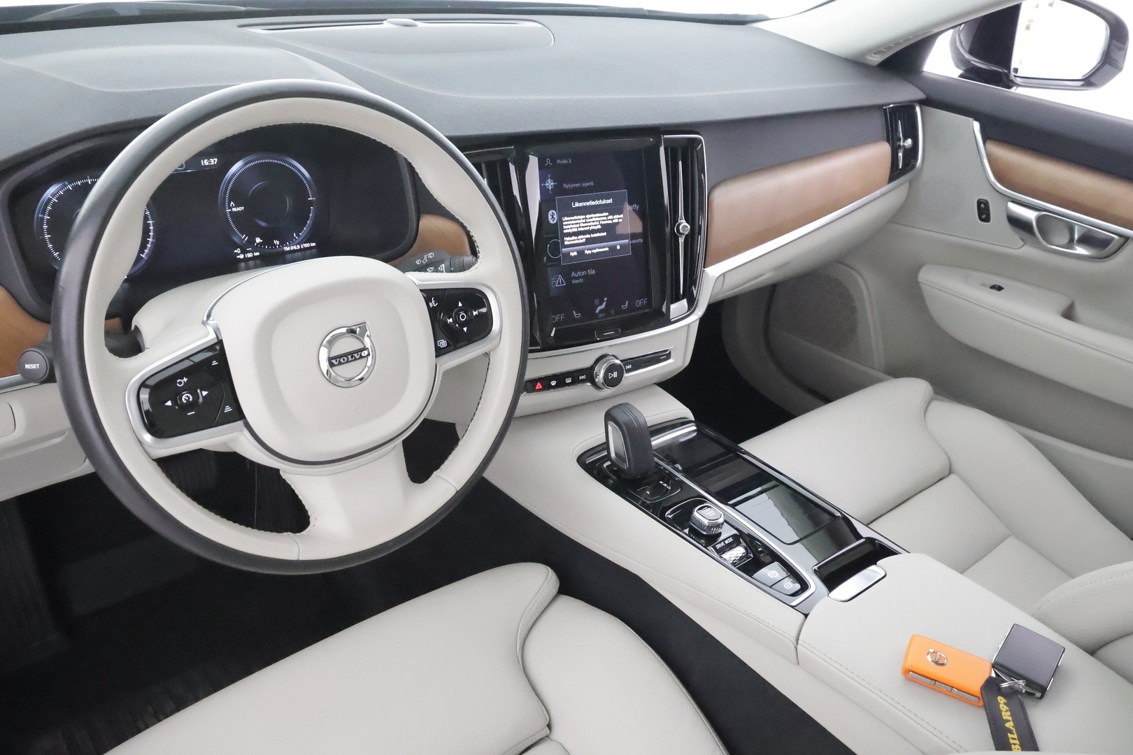 VOLVO V90 2021