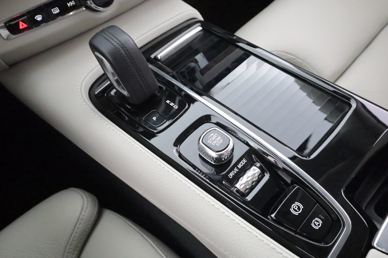 VOLVO V90 2021