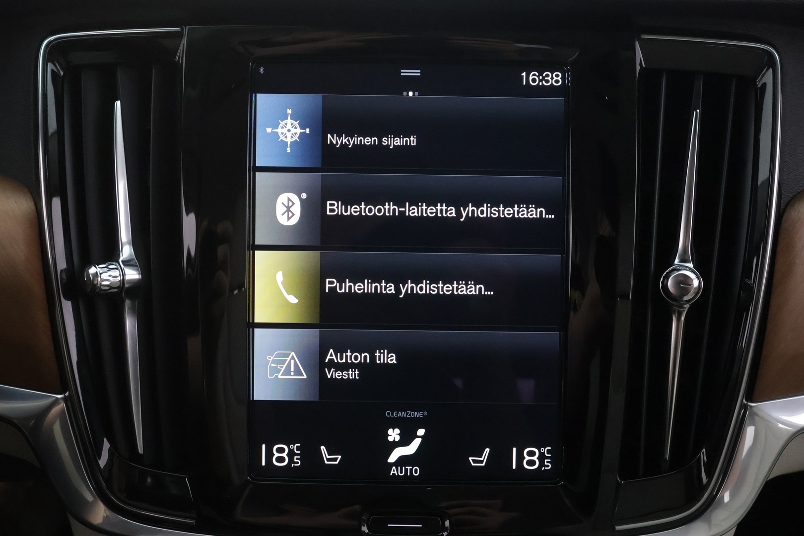 VOLVO V90 2021