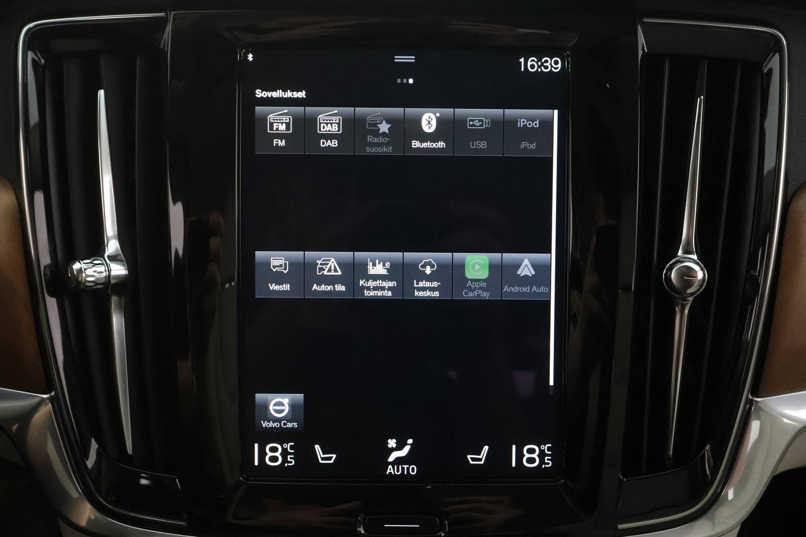 VOLVO V90 2021