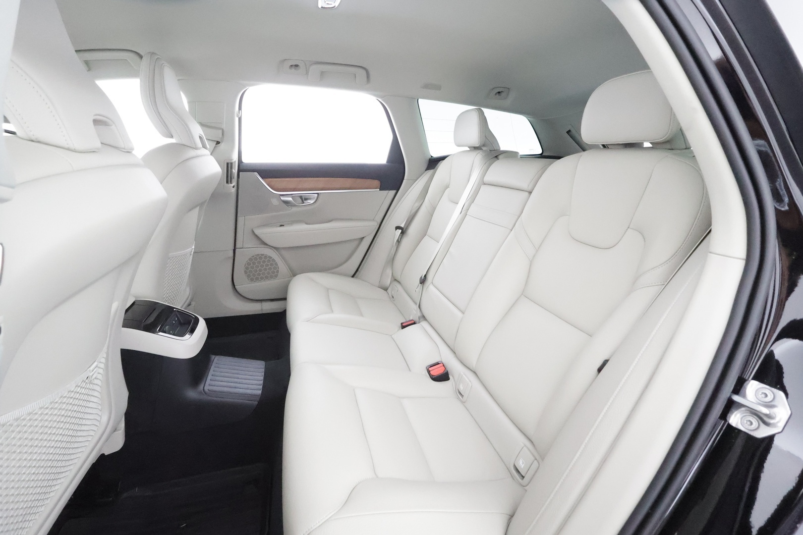 VOLVO V90 2021
