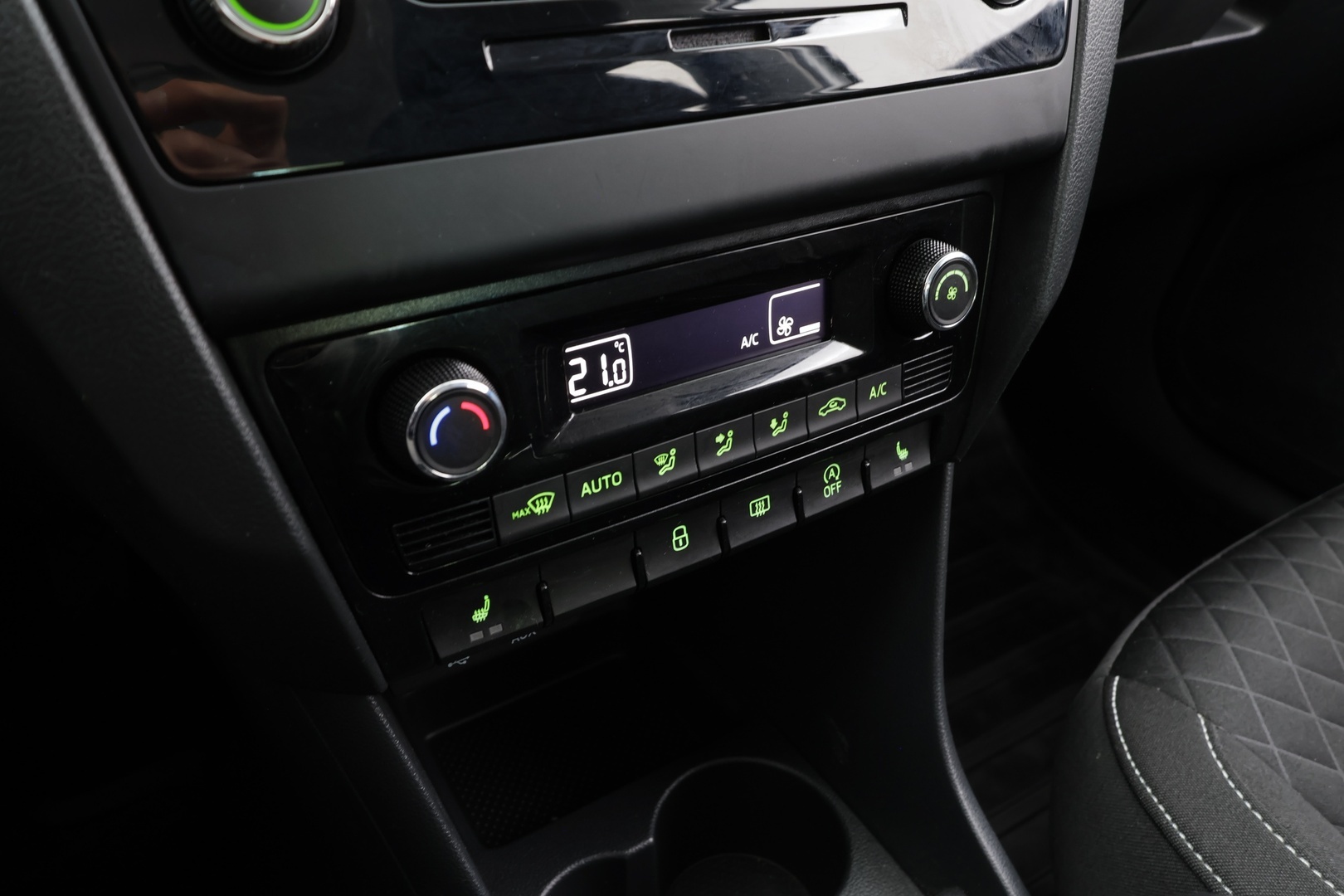 SKODA Rapid 2016