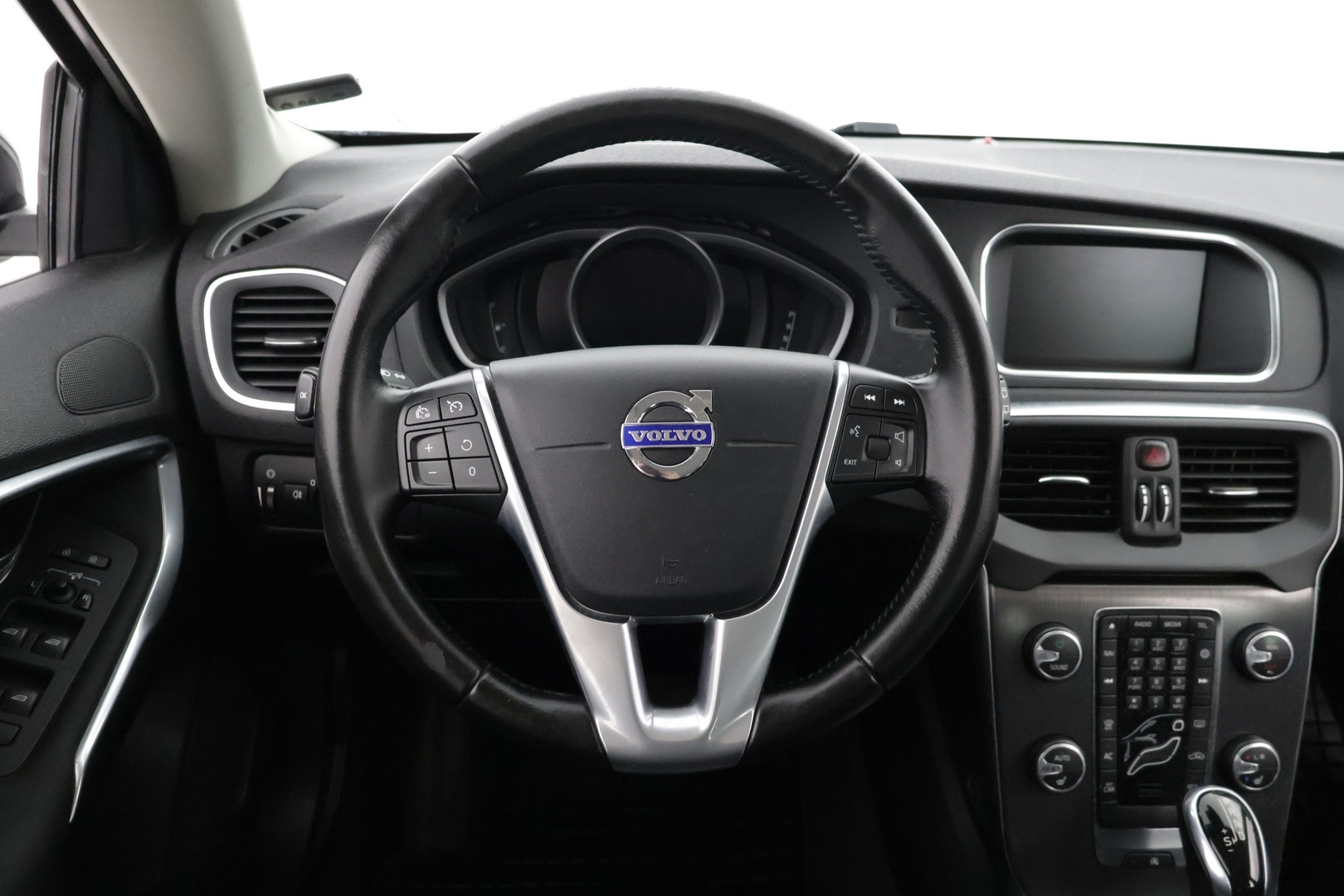 VOLVO V40 2016