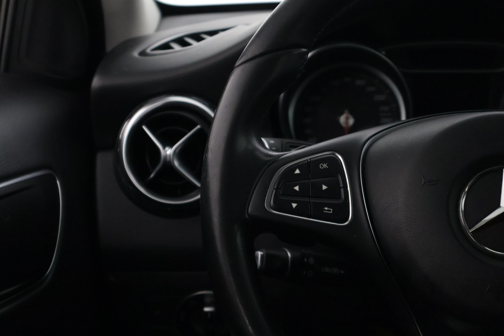 MERCEDES-BENZ GLA 2018