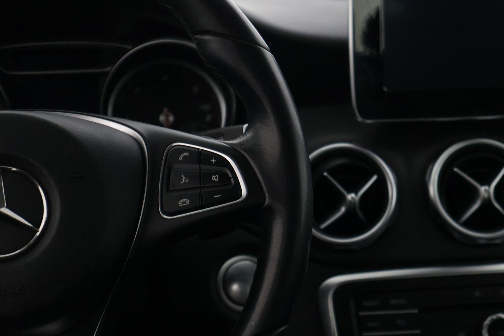 MERCEDES-BENZ GLA 2018