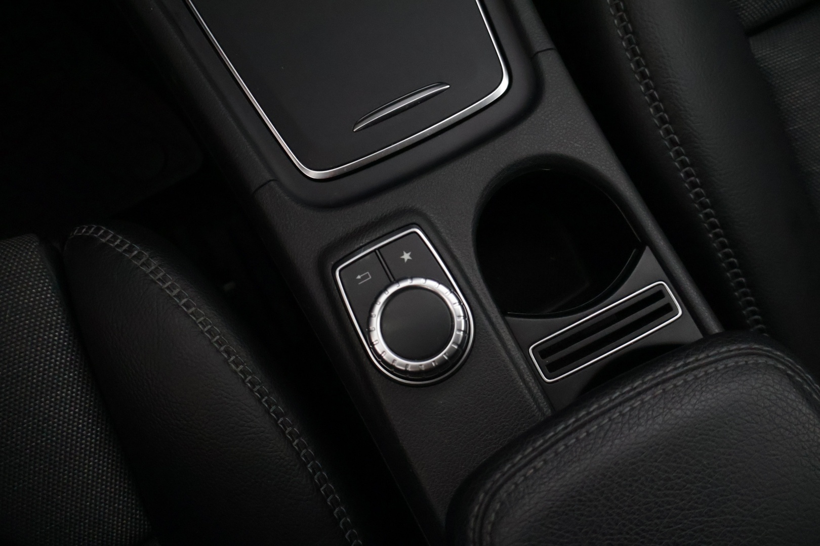 MERCEDES-BENZ GLA 2018