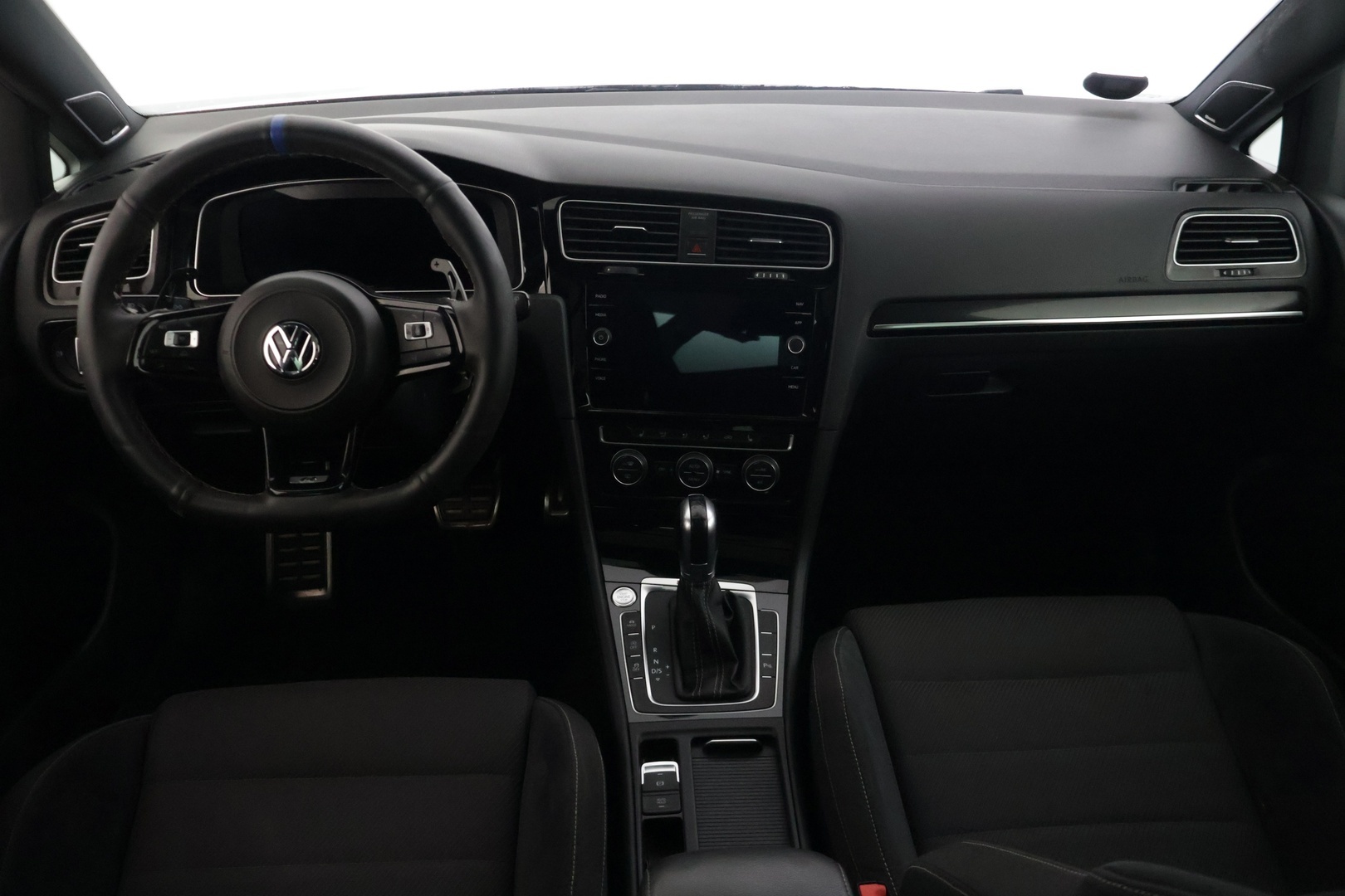 VOLKSWAGEN Golf 2018