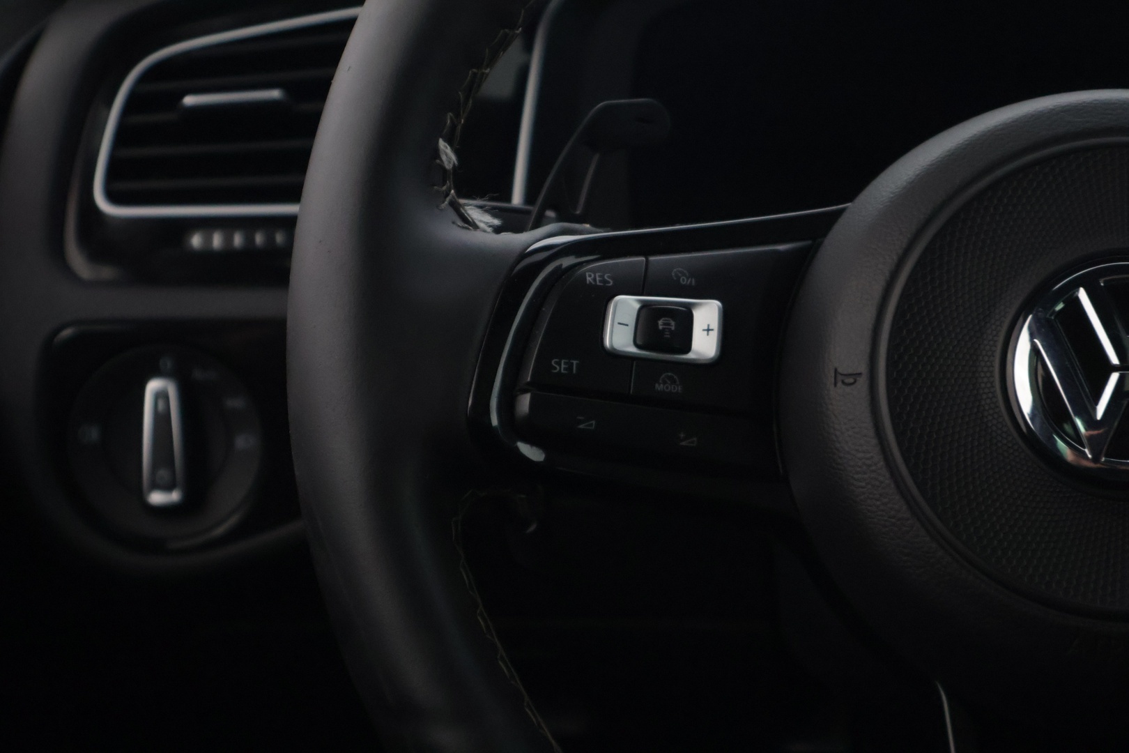 VOLKSWAGEN Golf 2018