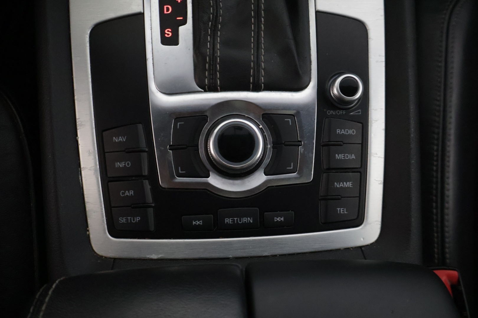 AUDI Q7 2011