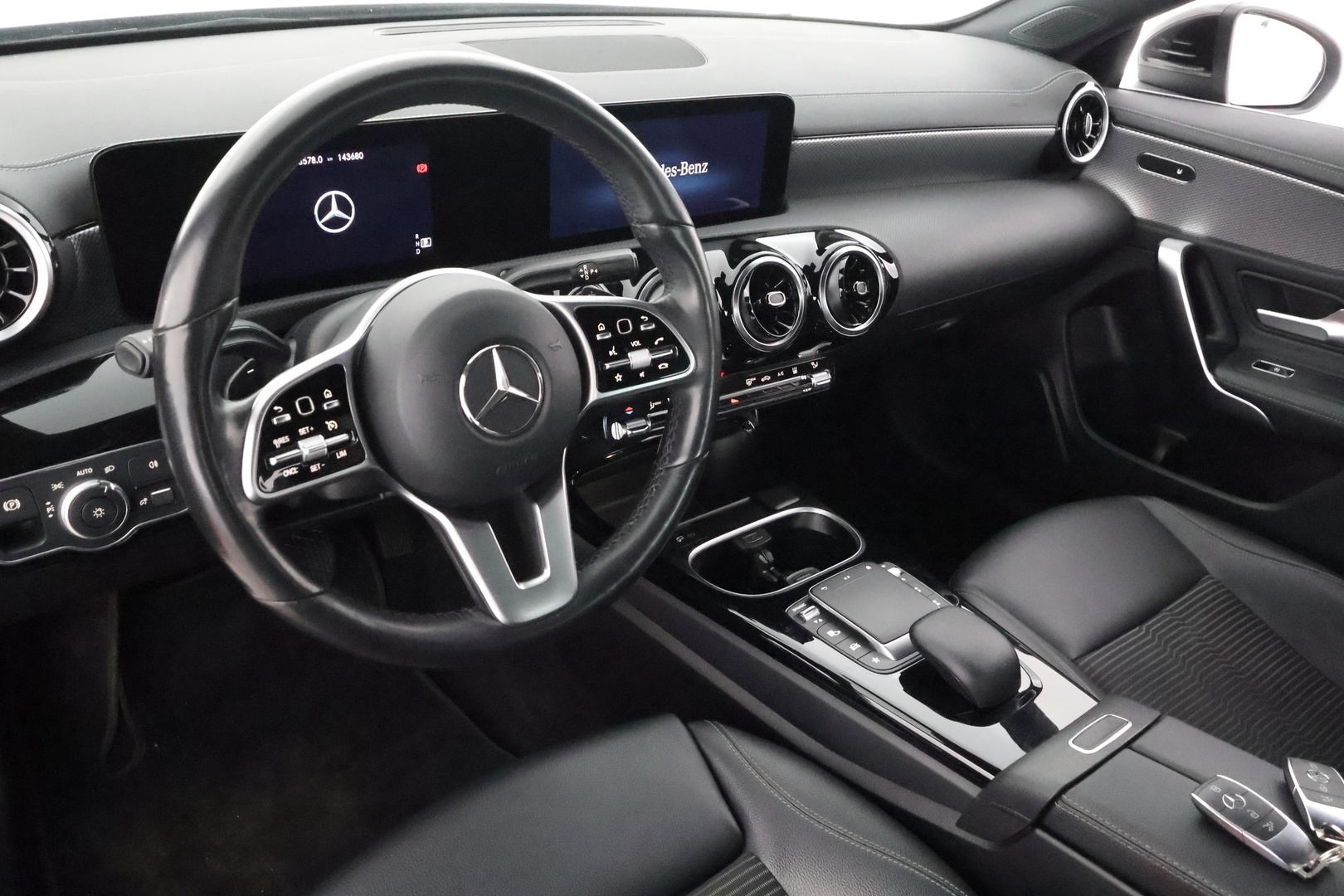 MERCEDES-BENZ CLA 2022