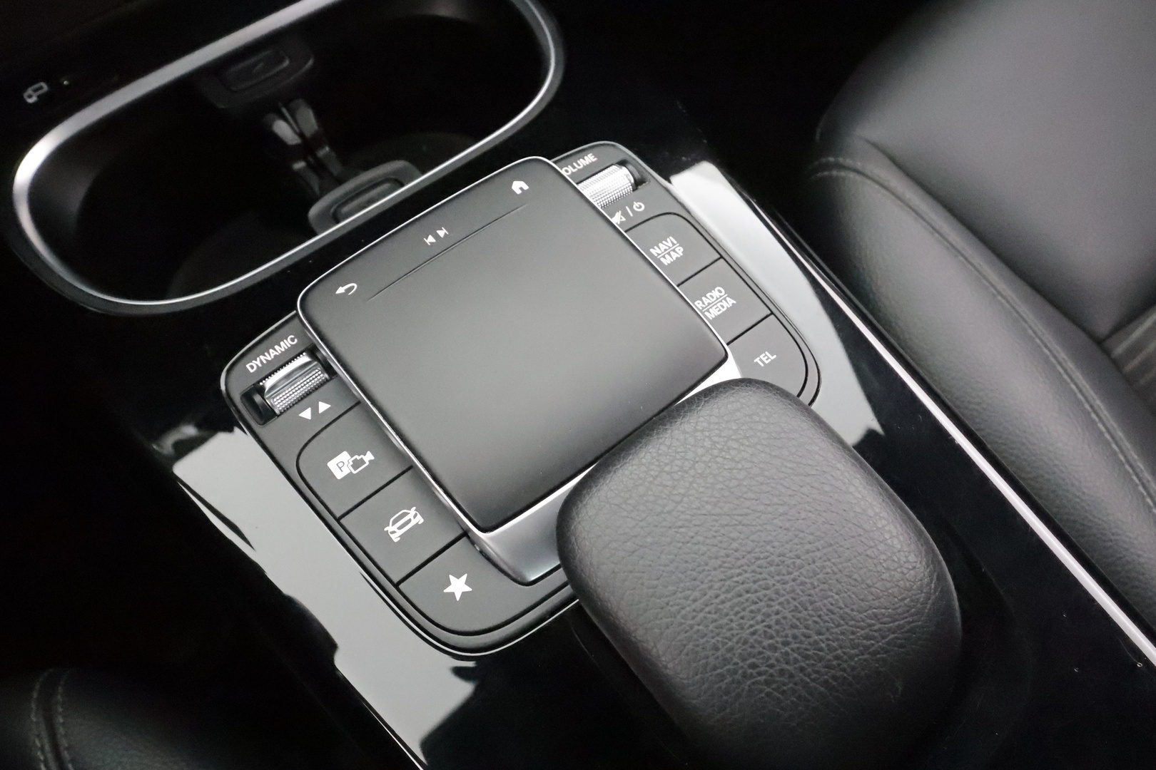 MERCEDES-BENZ CLA 2022