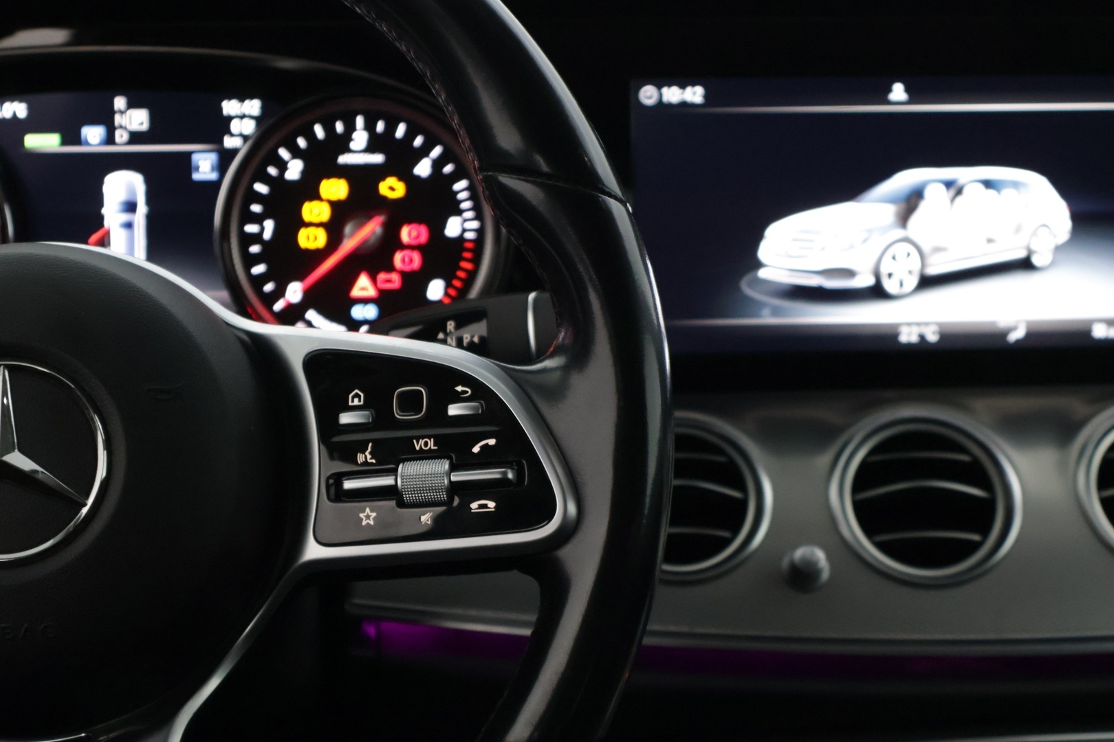 MERCEDES-BENZ E 2019