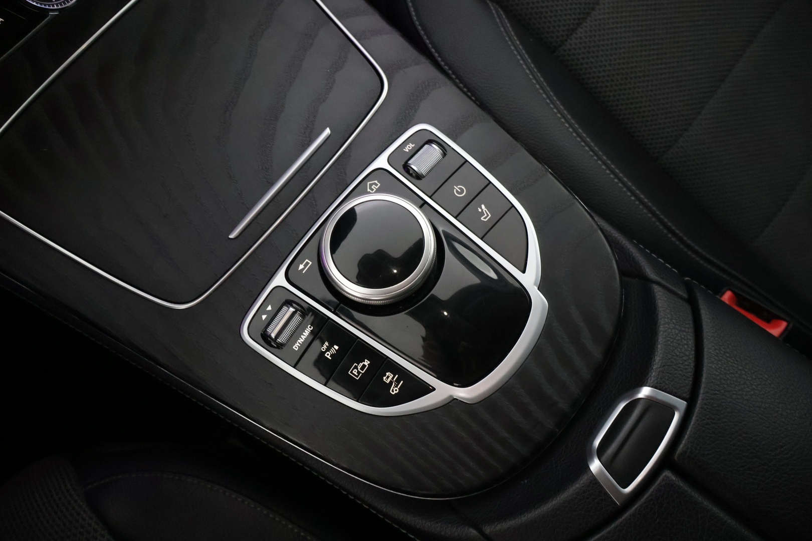 MERCEDES-BENZ E 2019