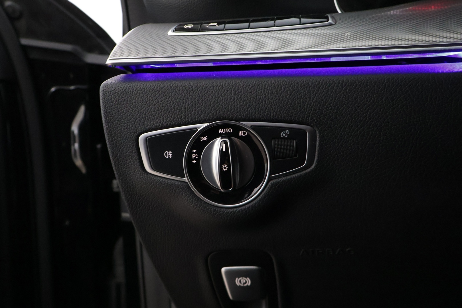 MERCEDES-BENZ E 2019