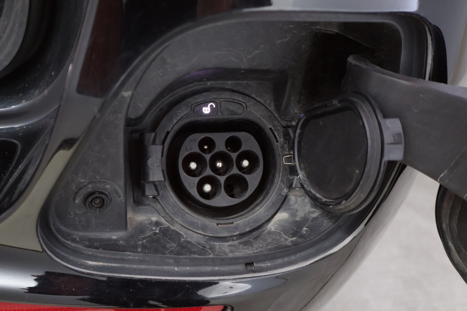 MERCEDES-BENZ E 2019