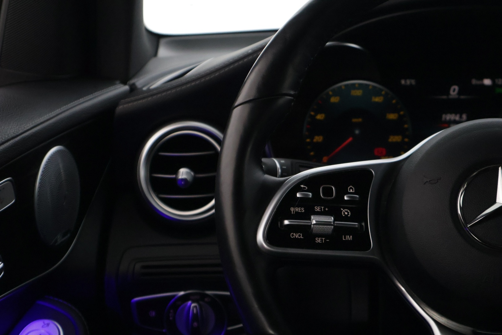 MERCEDES-BENZ GLC 2021