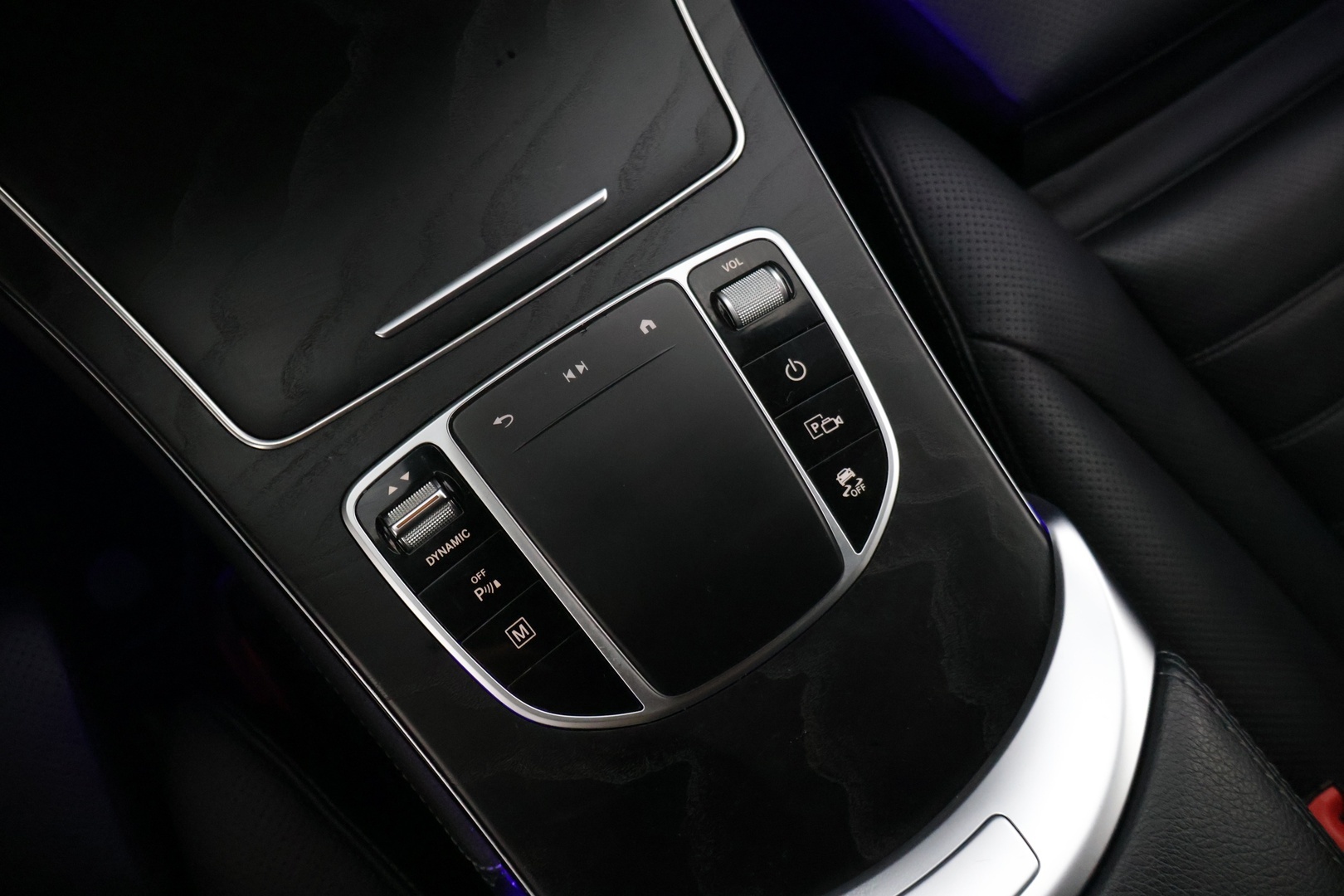 MERCEDES-BENZ GLC 2021