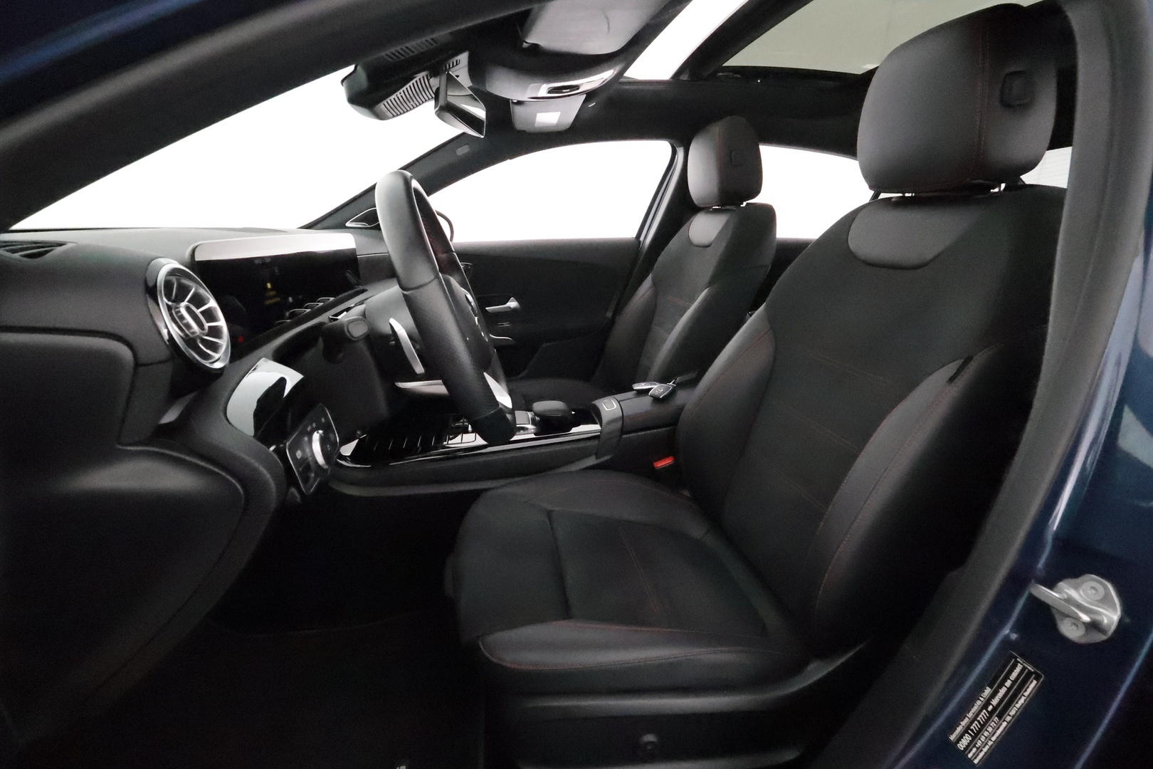 MERCEDES-BENZ A 2021