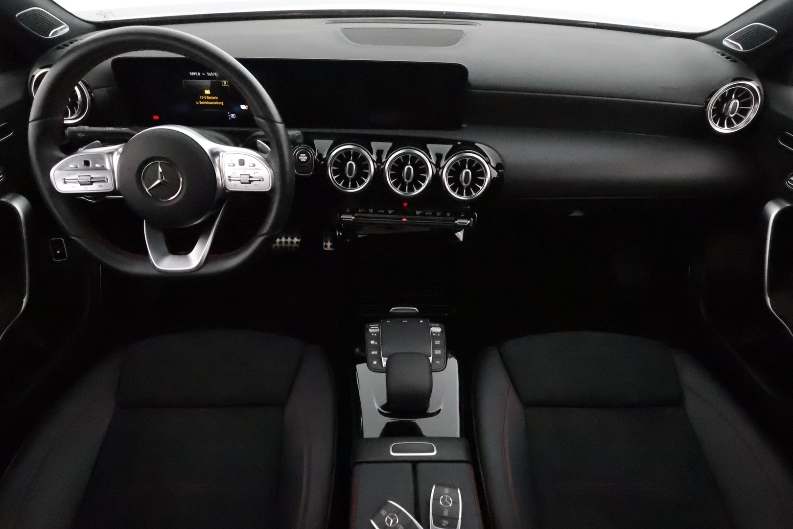 MERCEDES-BENZ A 2021