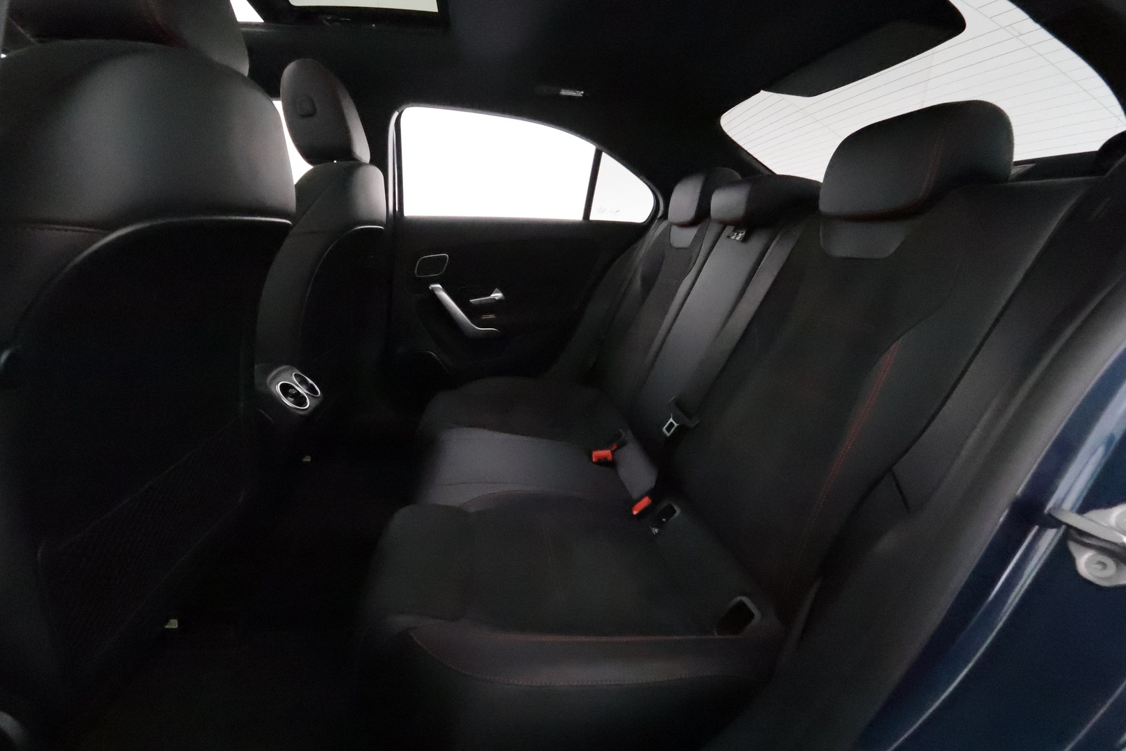 MERCEDES-BENZ A 2021