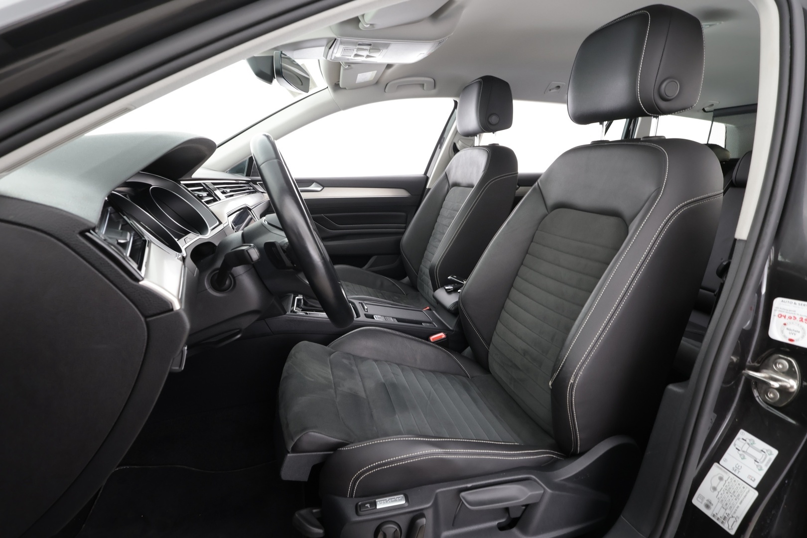 VOLKSWAGEN PASSAT 2022