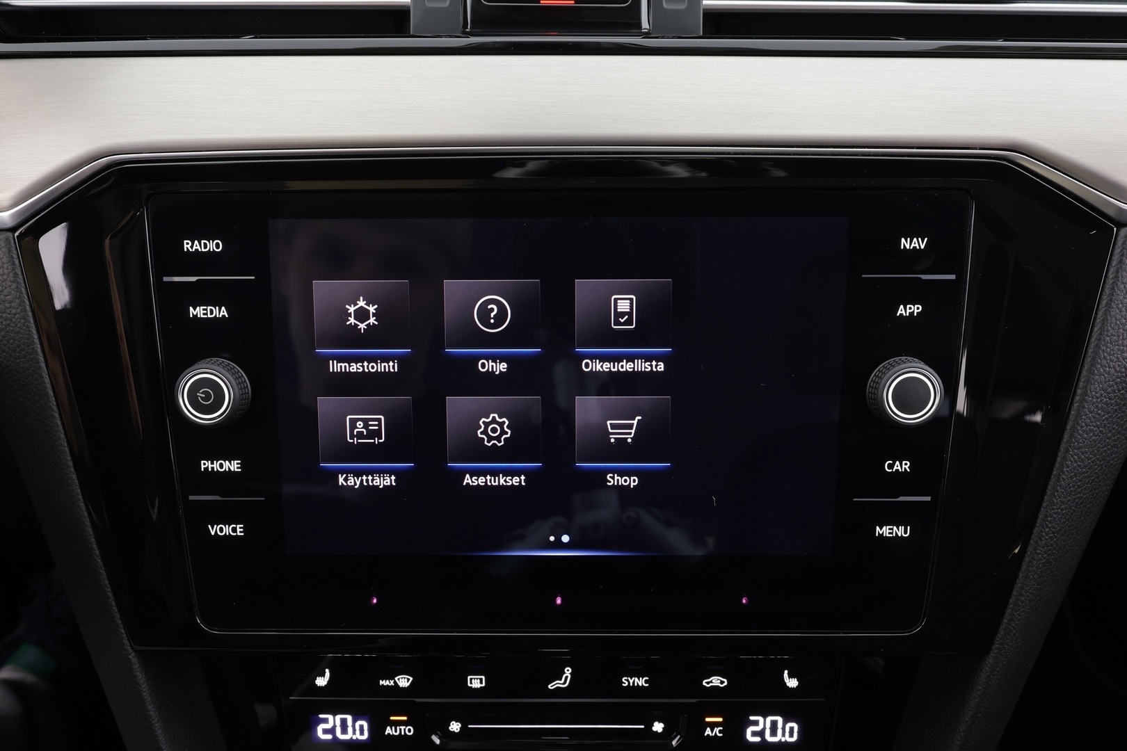 VOLKSWAGEN PASSAT 2022