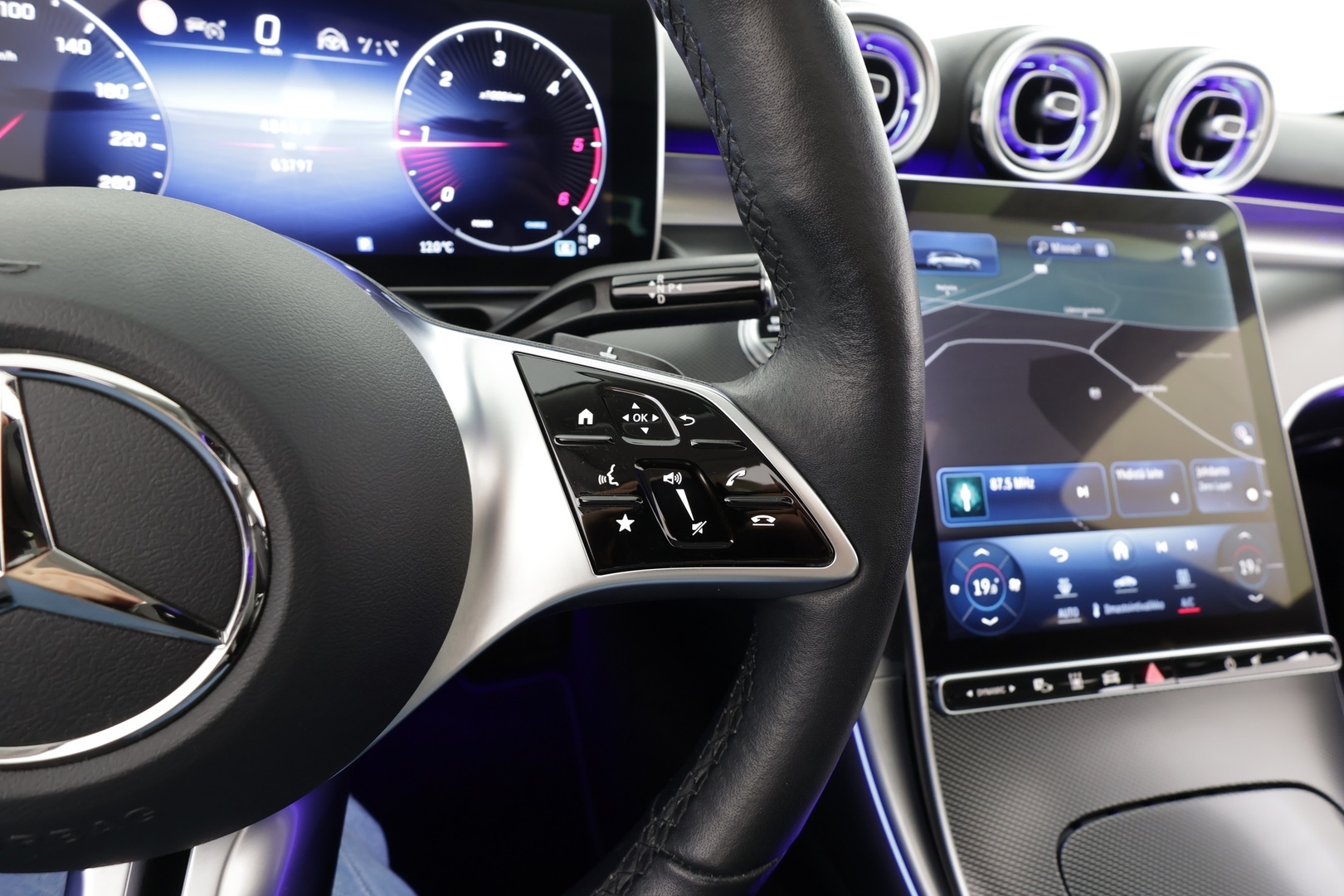 MERCEDES-BENZ C 2022