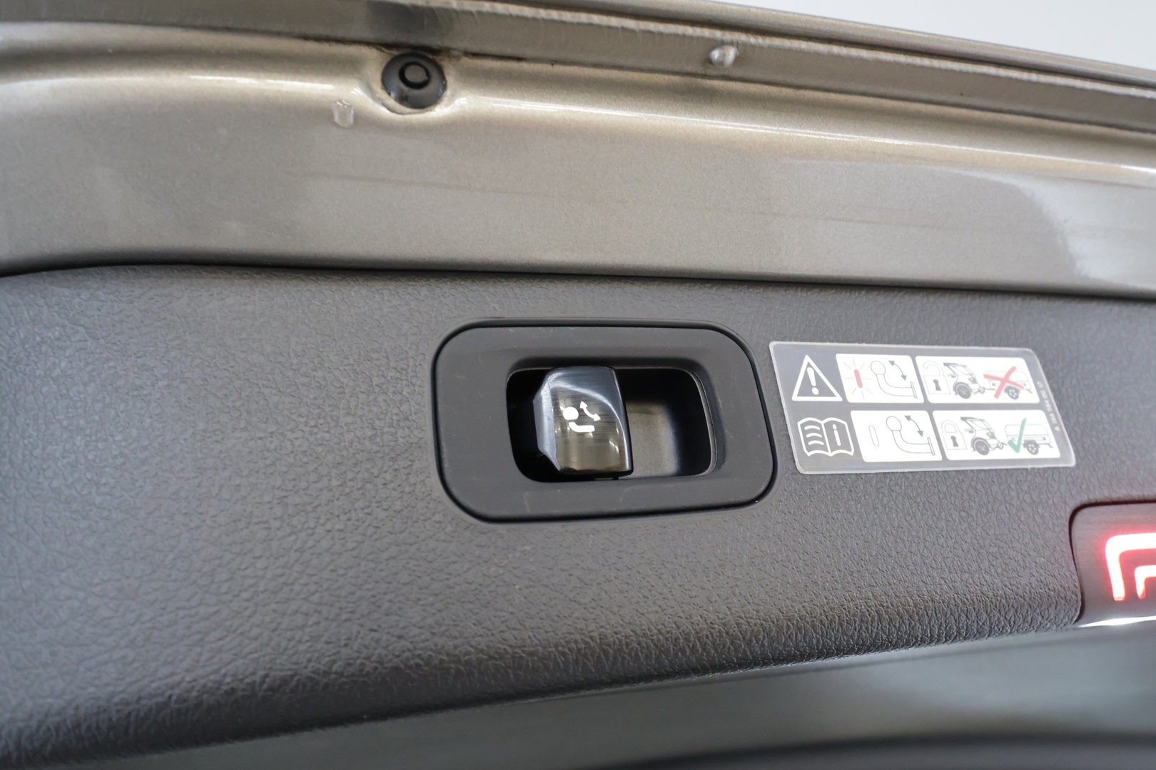 MERCEDES-BENZ C 2022