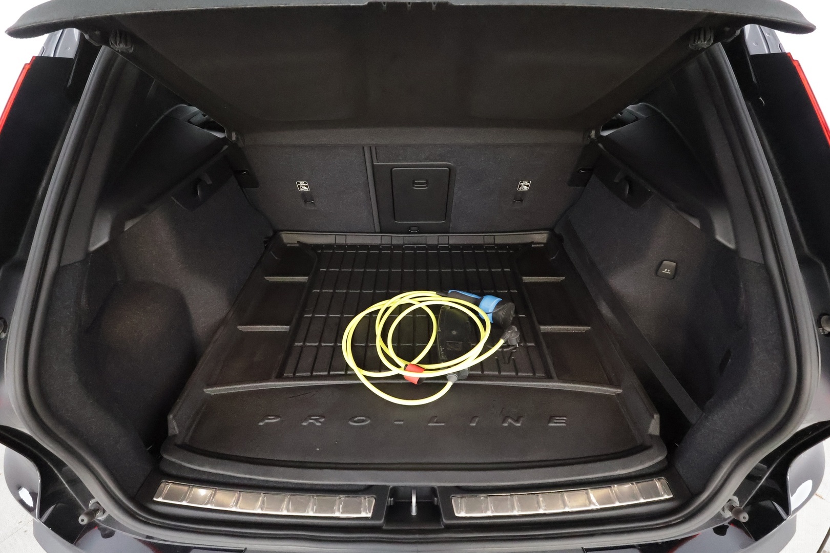 MERCEDES-BENZ E 2023