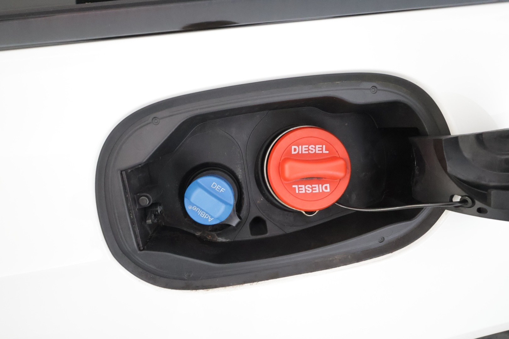 MERCEDES-BENZ E 2023