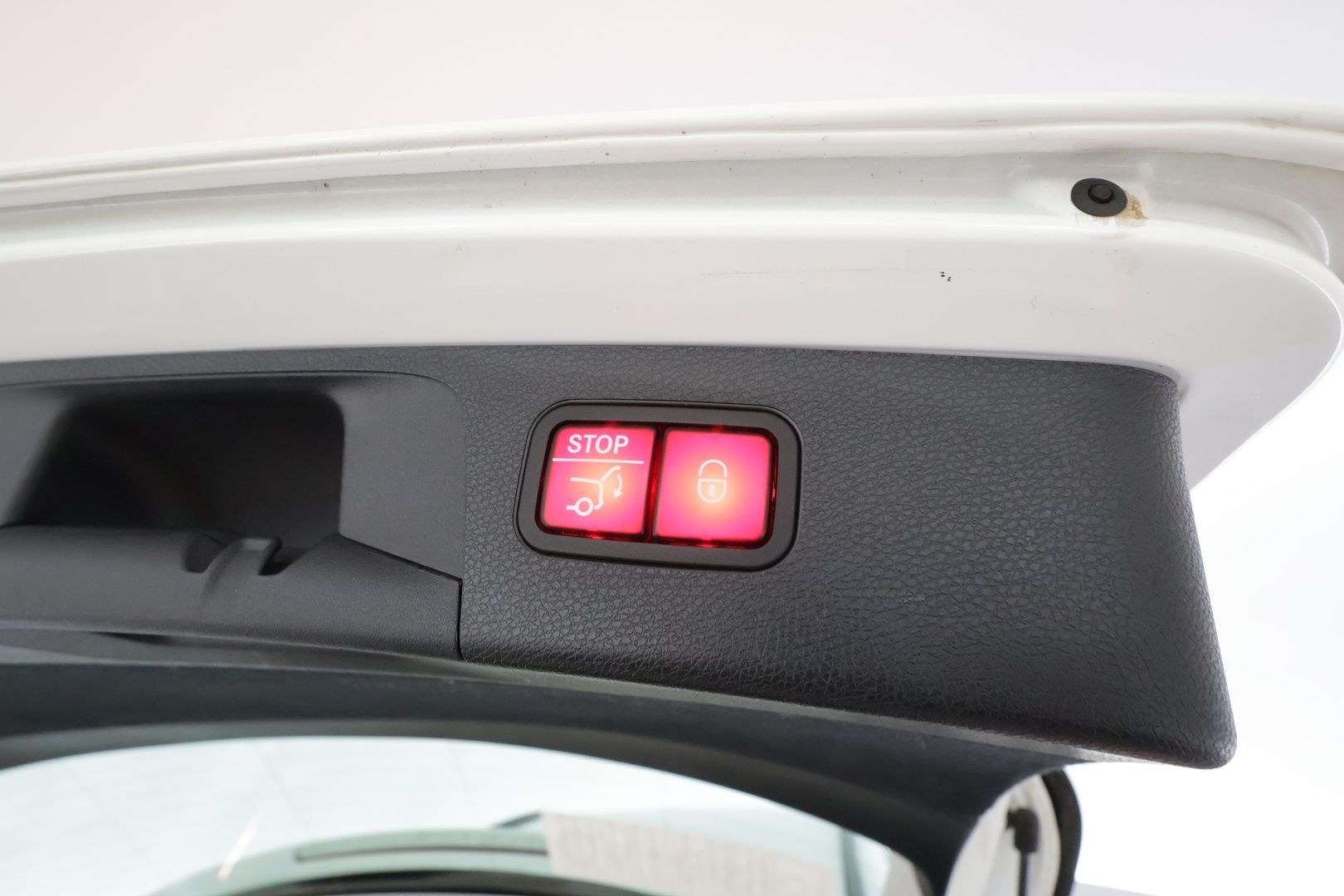 MERCEDES-BENZ E 2023