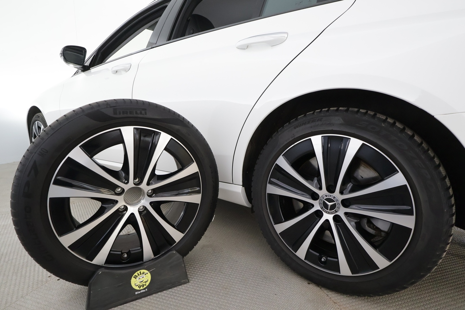 MERCEDES-BENZ E 2023