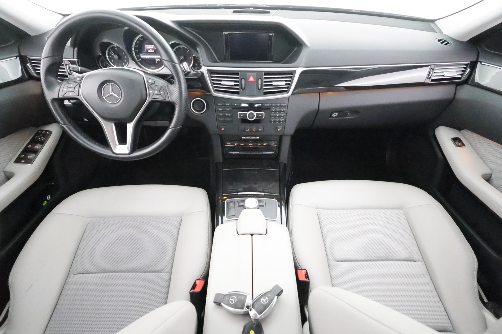 MERCEDES-BENZ E 2013