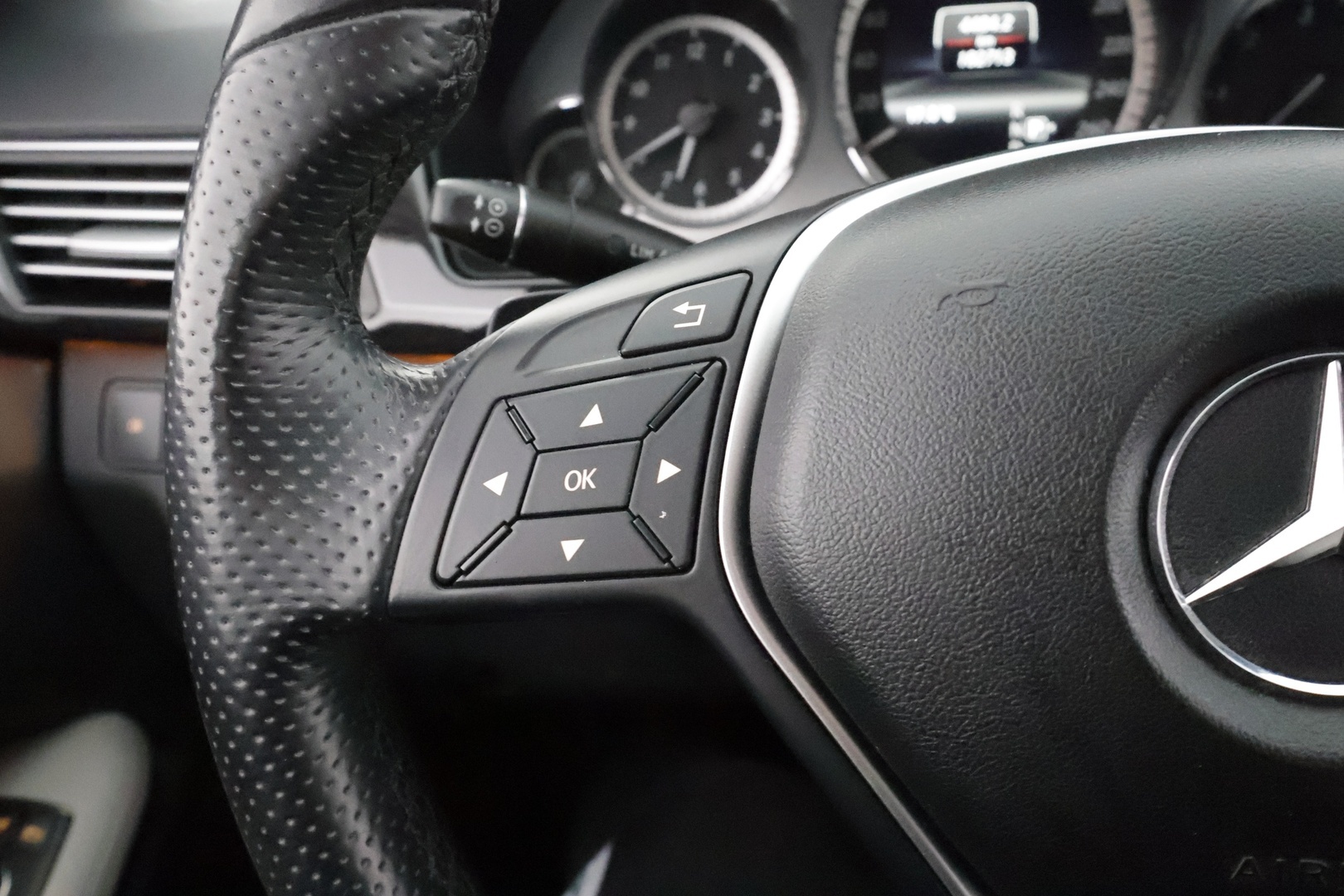 MERCEDES-BENZ E 2013
