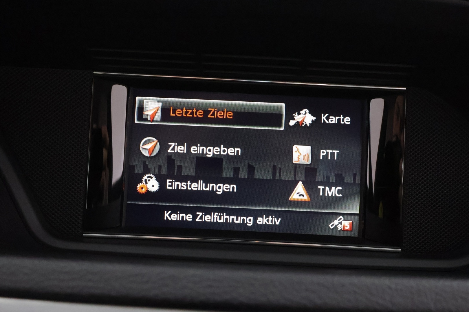 MERCEDES-BENZ E 2013