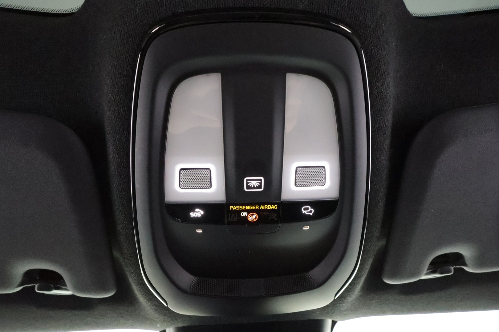 VOLVO C40 2023