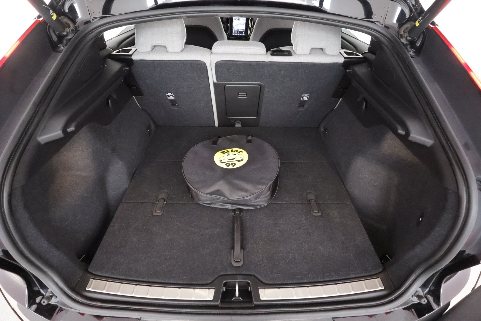 VOLVO C40 2023