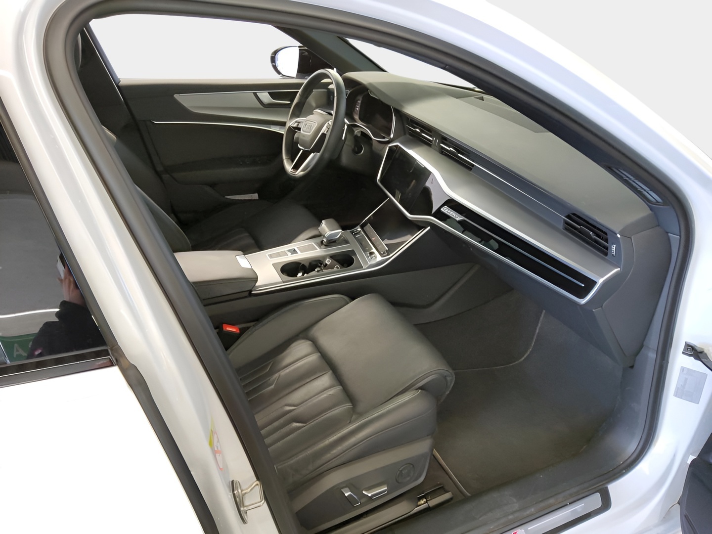 AUDI A6 2023