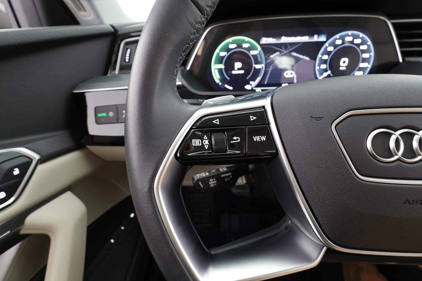 AUDI Q8 E-TRON 2024