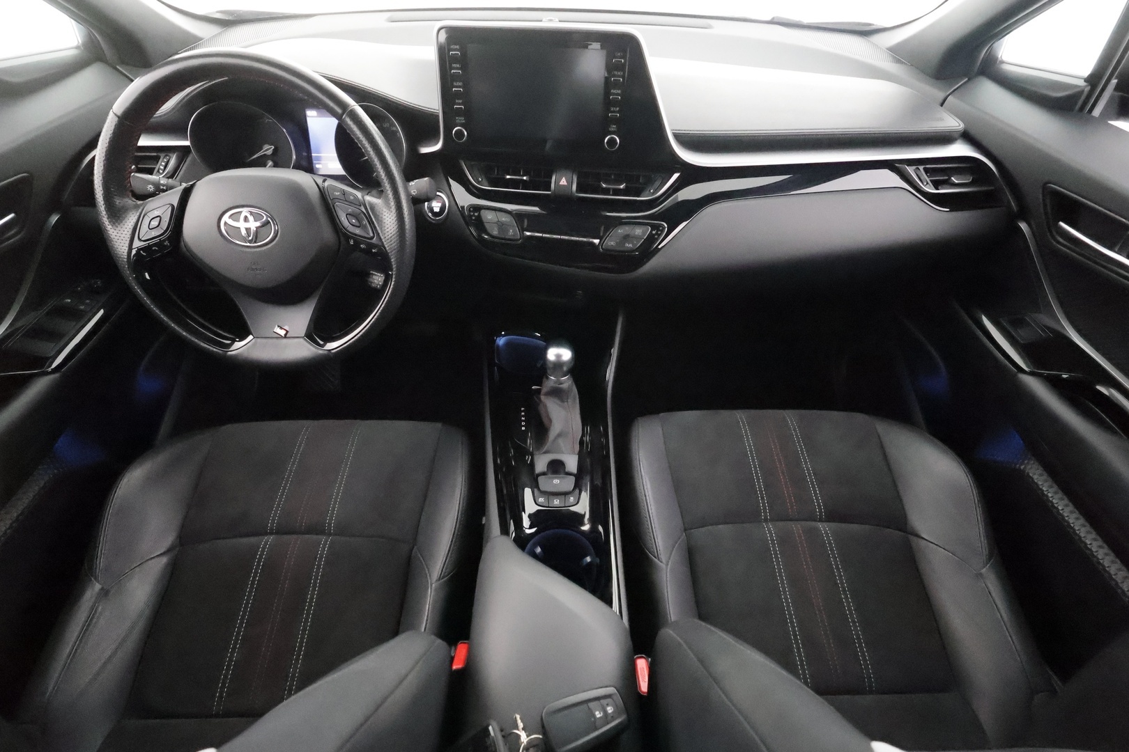 TOYOTA C-HR 2021