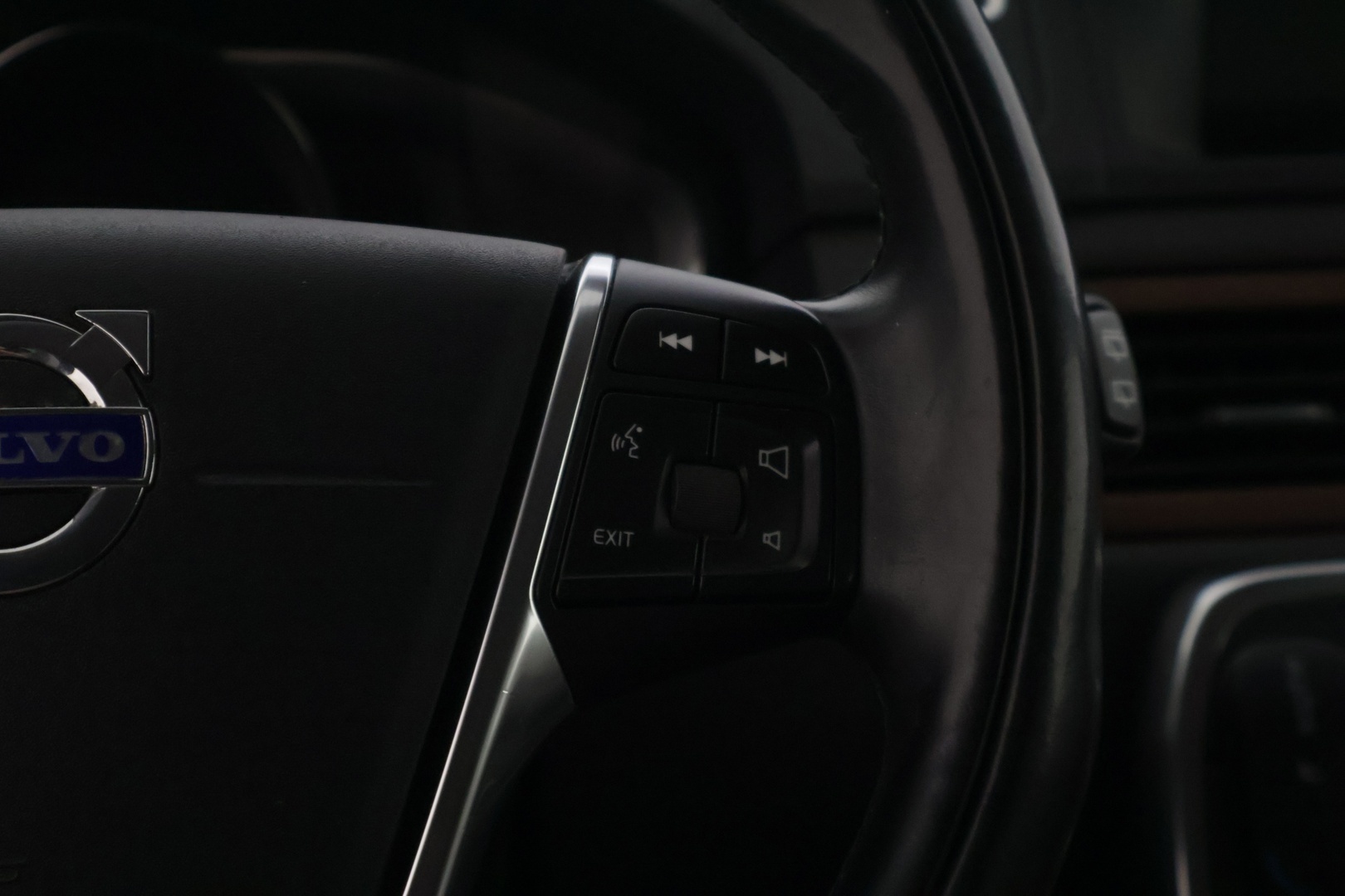VOLVO V70 2014