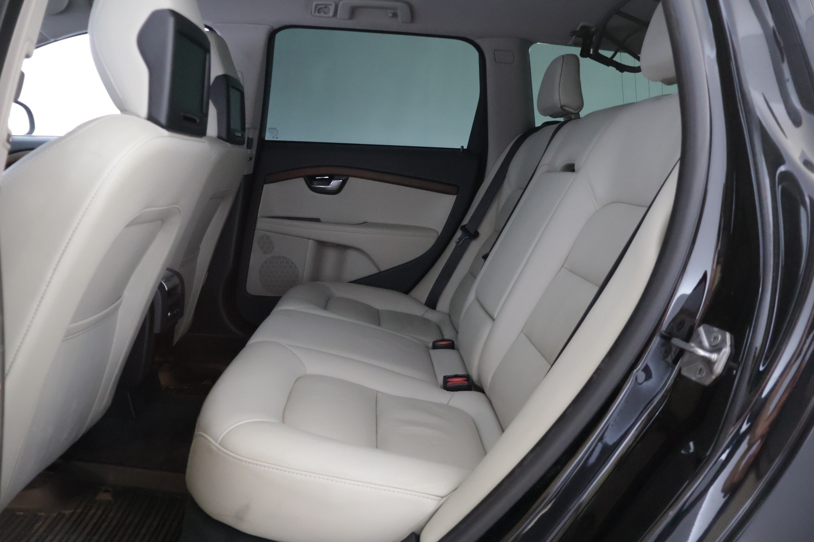 VOLVO V70 2014
