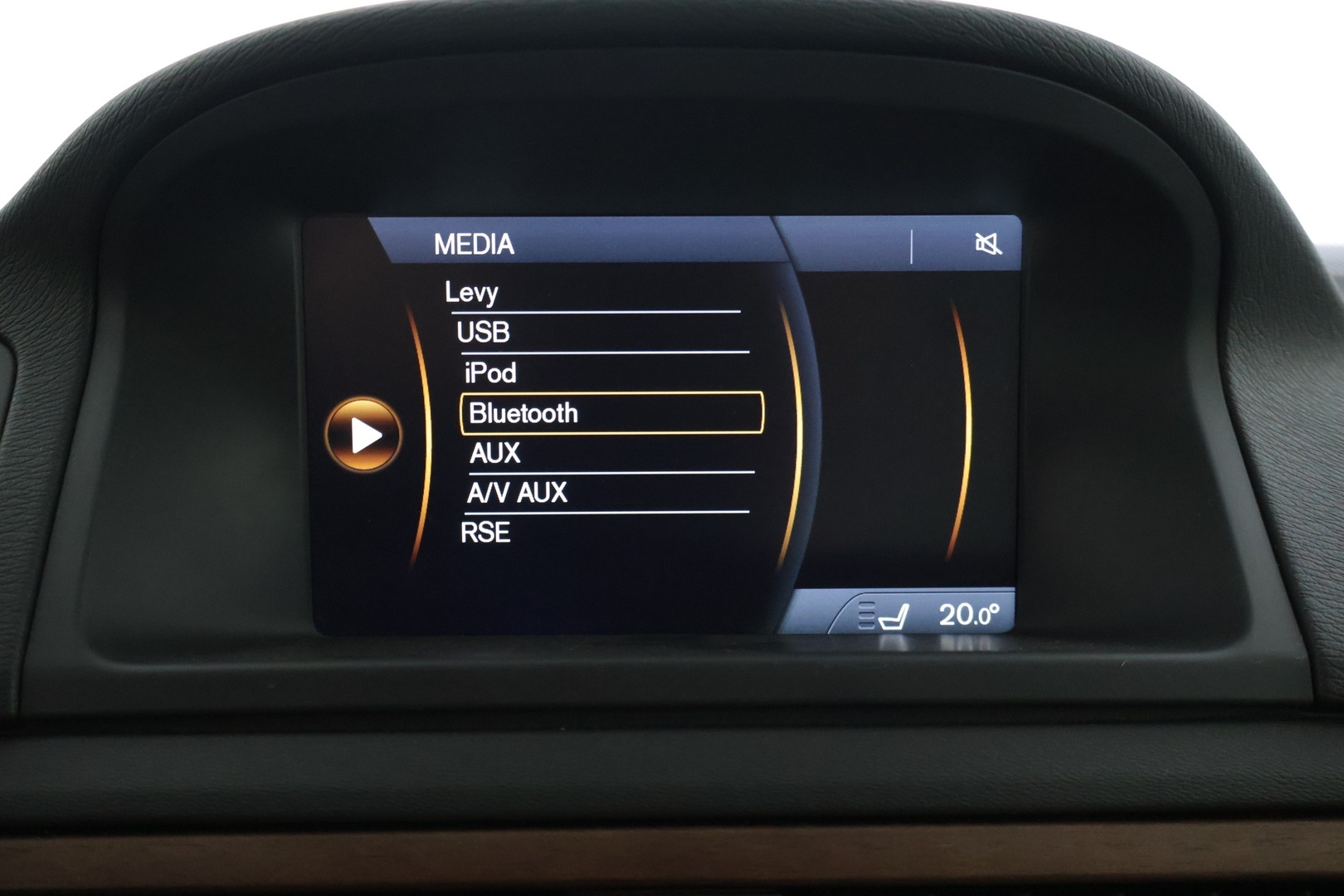 VOLVO V70 2014