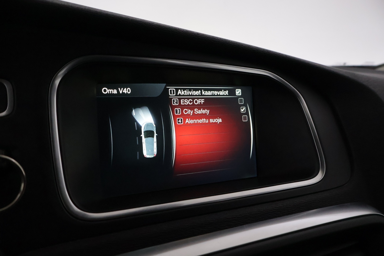 VOLVO V40 2015