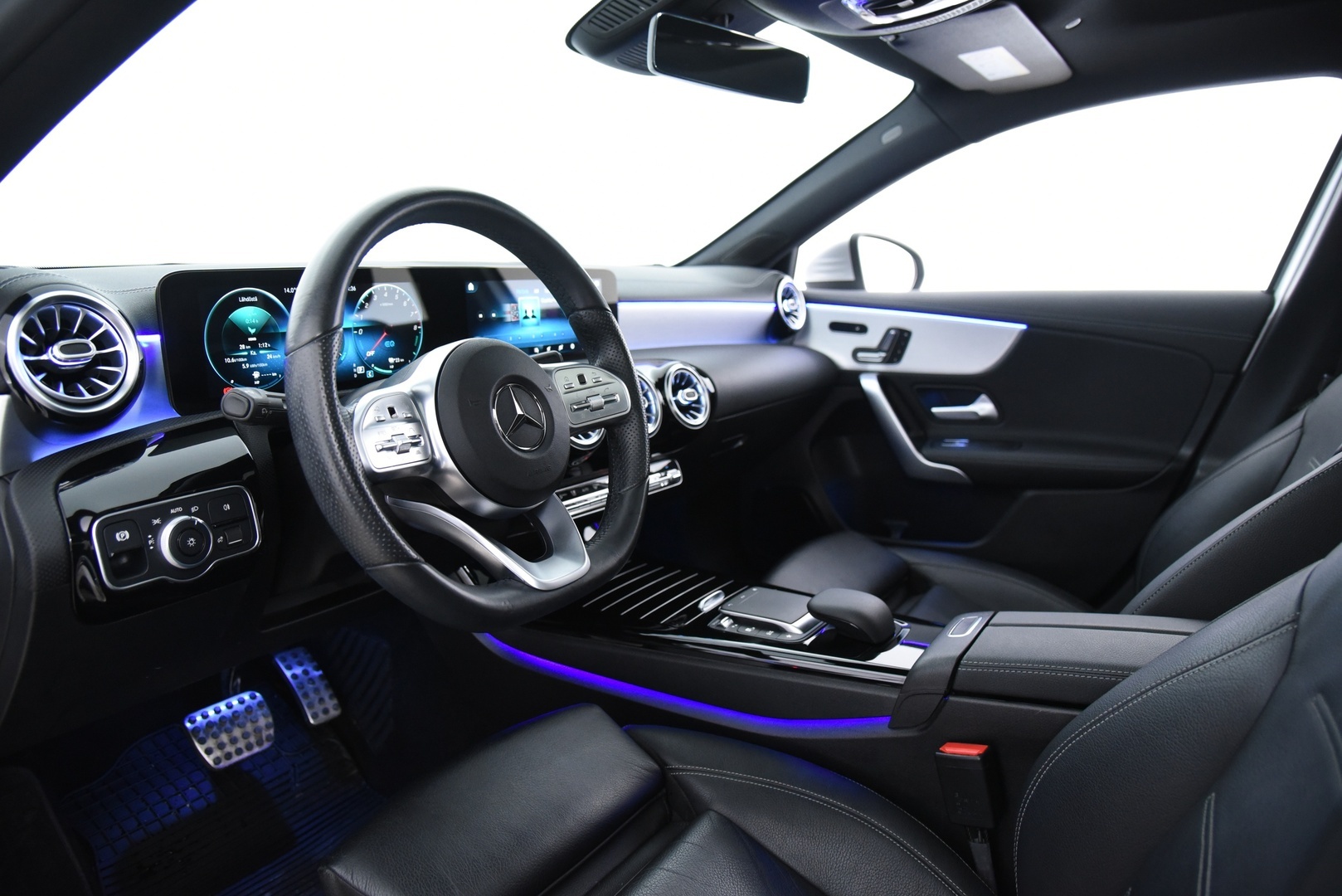 MERCEDES-BENZ A 2020
