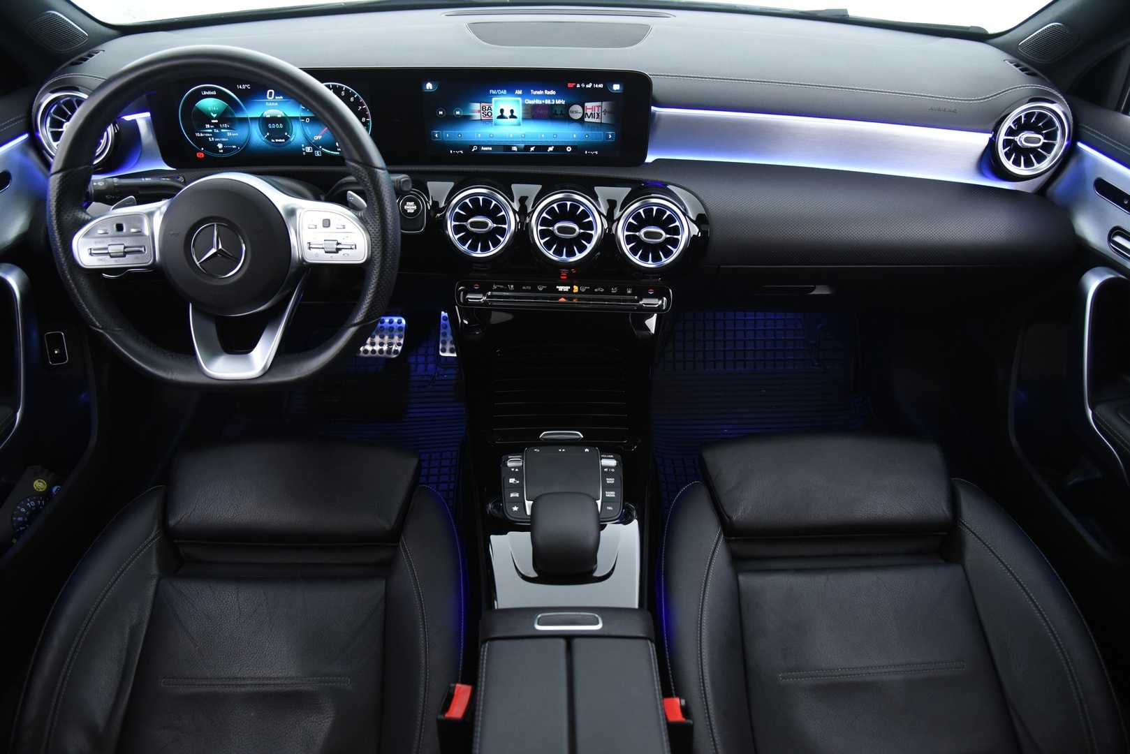 MERCEDES-BENZ A 2020