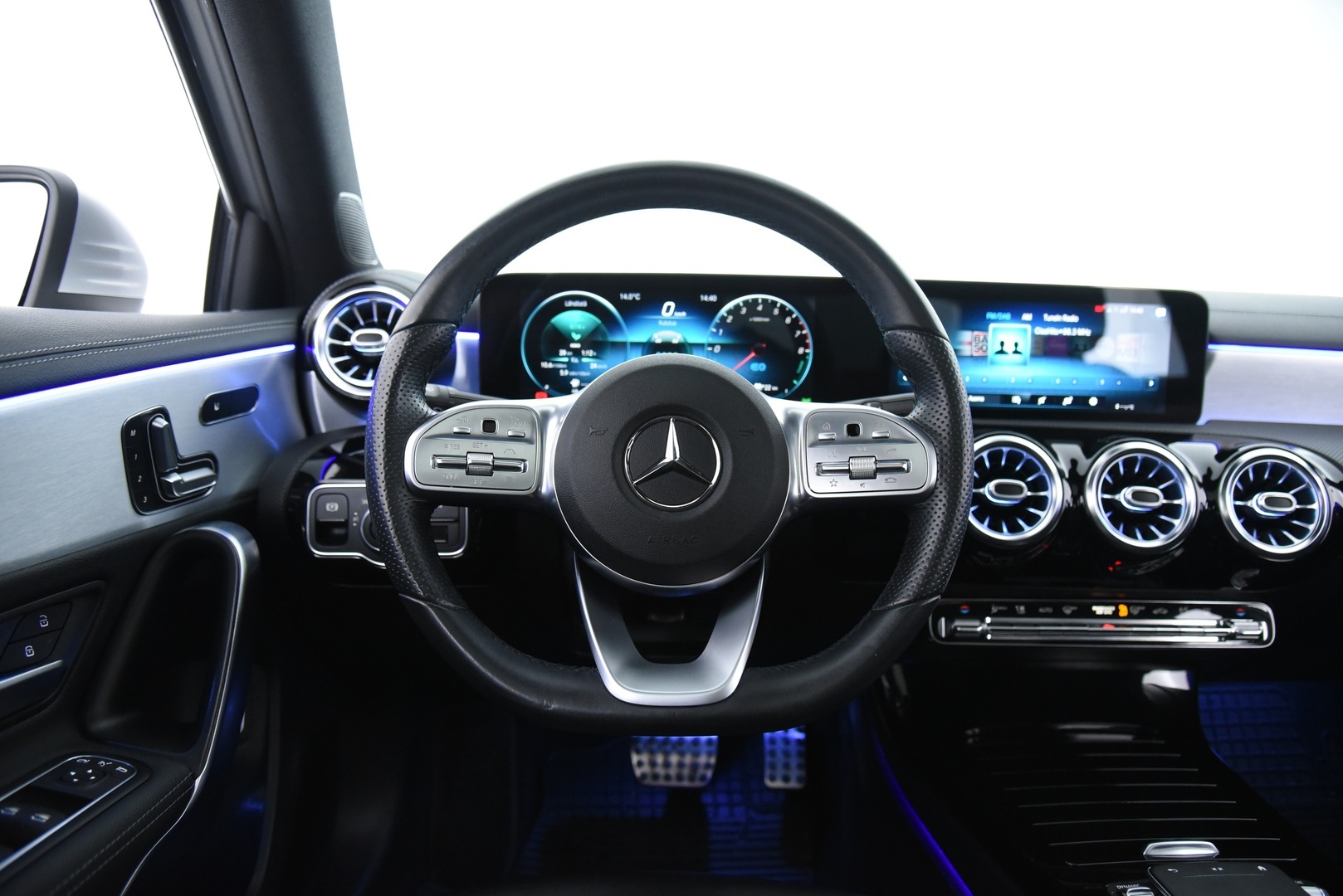 MERCEDES-BENZ A 2020