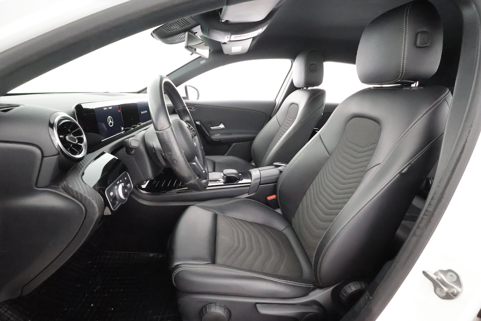 MERCEDES-BENZ A 2020