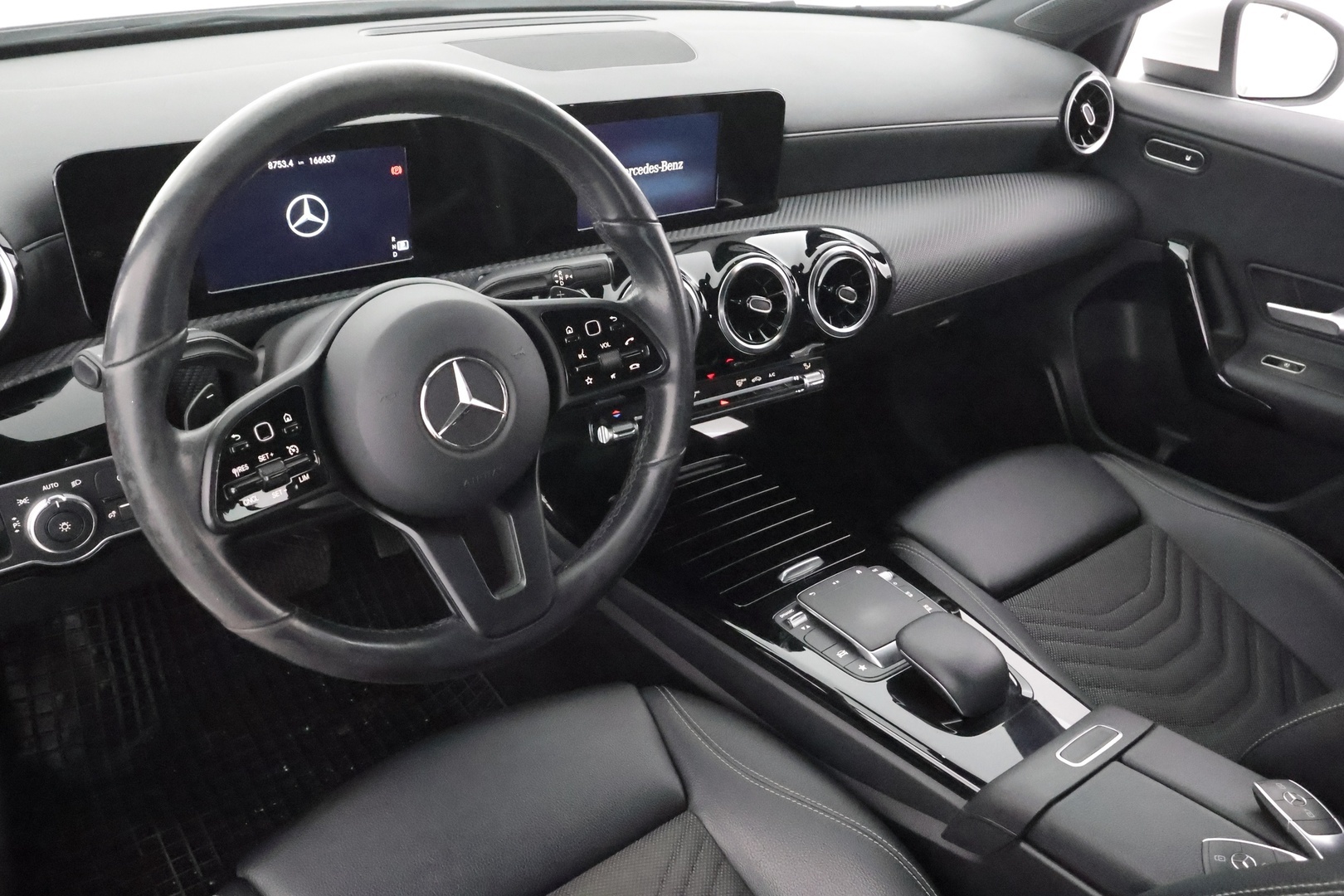 MERCEDES-BENZ A 2020